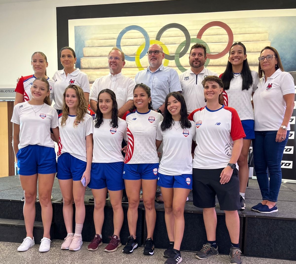 Lotto acompaña al Hóckey Femenino