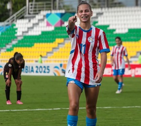 Paraguay golea y se afianza