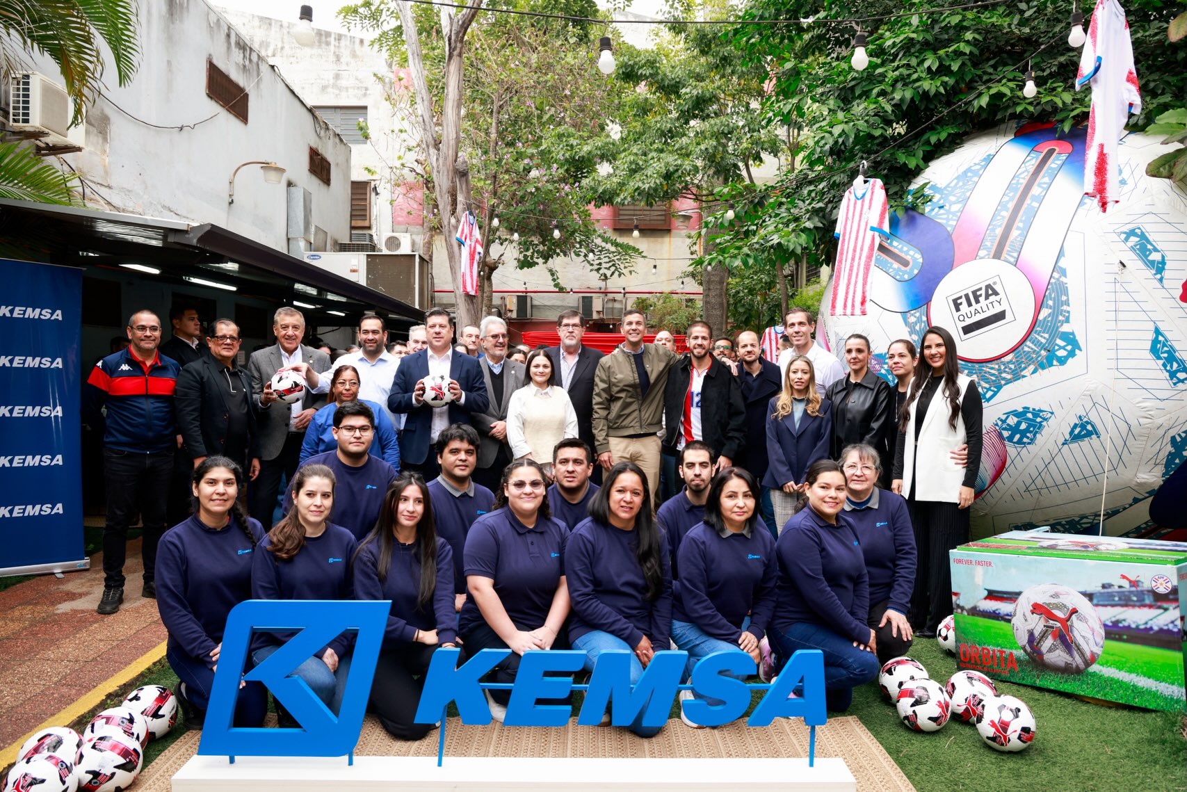 Ilustre visita a KEMSA CISA
