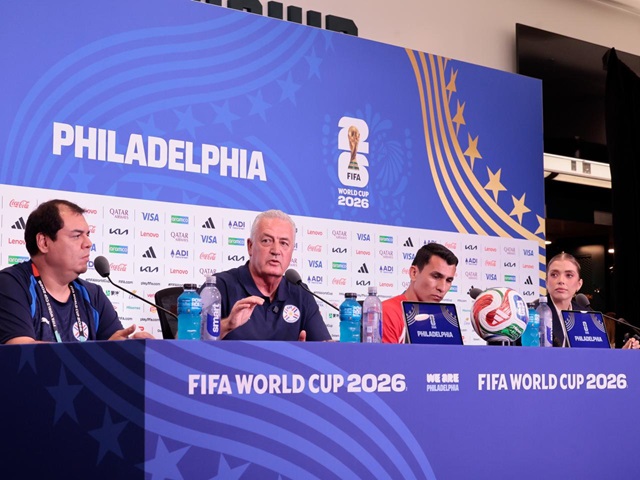 Alfaro y Alonso con la prensa