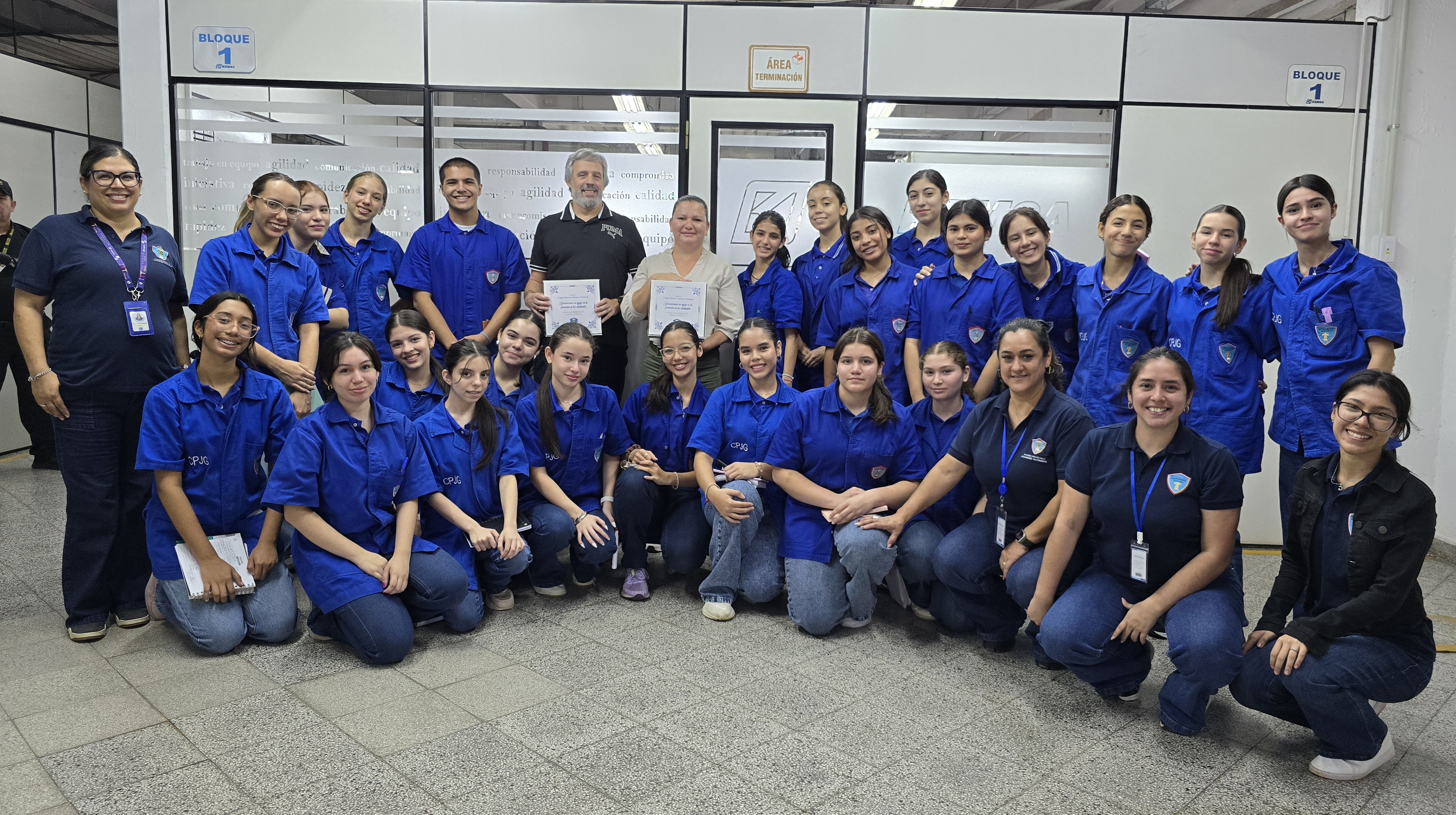 Grata visita de Alumnos del Gutenberg