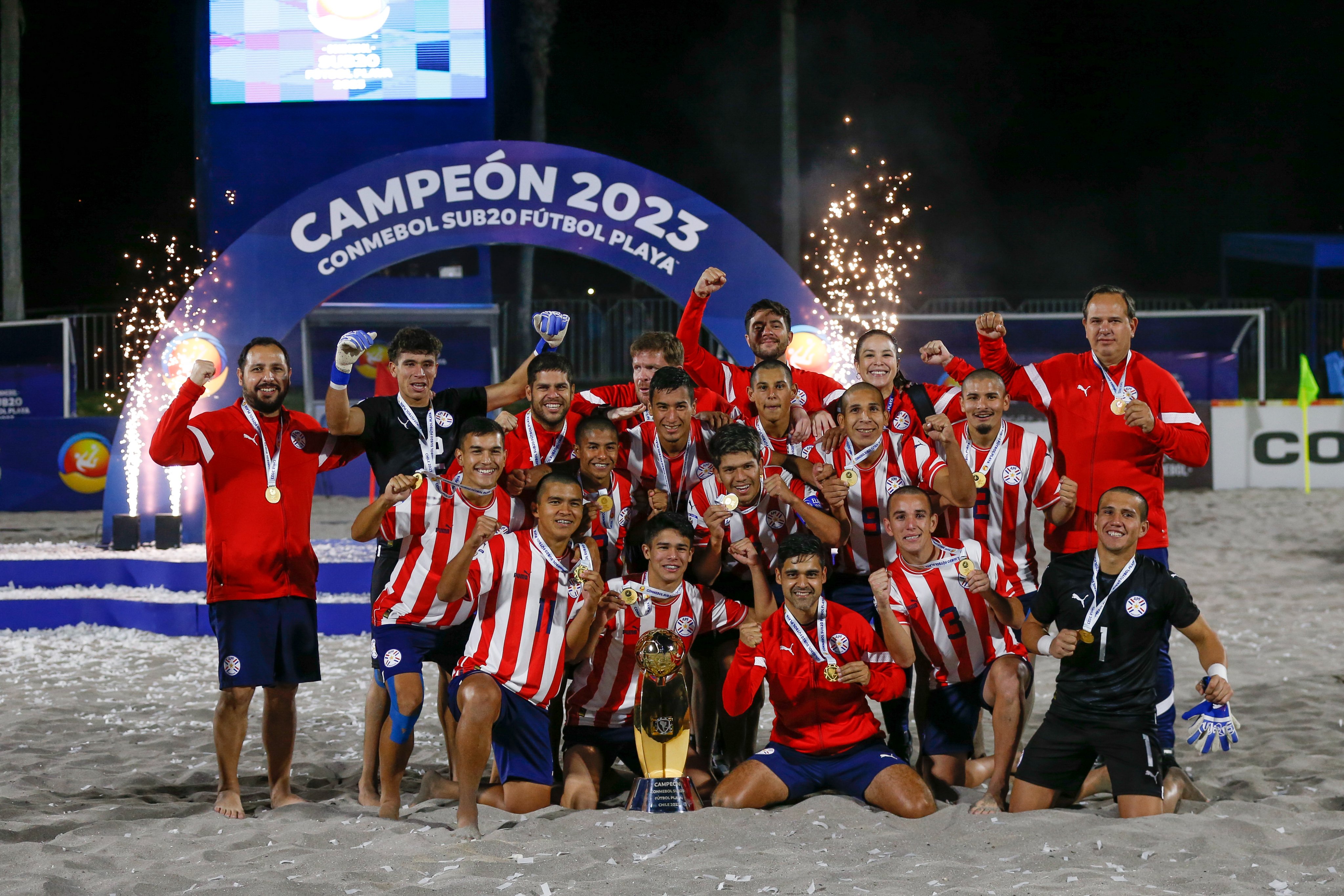 Brasil y Paraguay lideran el Sudamericano de fútbol playa, tras