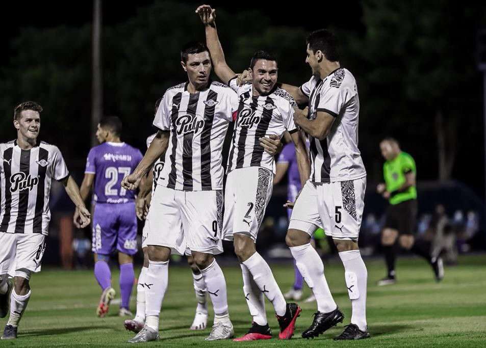 LIBERTAD ES PUNTERO  DEL TORNEO APERTURA